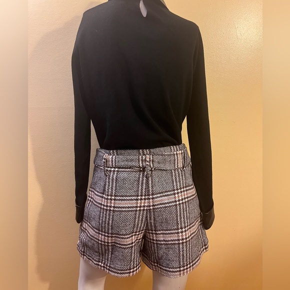 Haute Monde Thick, Plaid shorts. I wear a size 12/14 and they do not fit me. - Picture 5 of 7